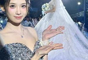 Habin夏彬 (하빈)的“秘密”Cos套图，让你感受她如何完美诠释每个角色的灵魂！.txt